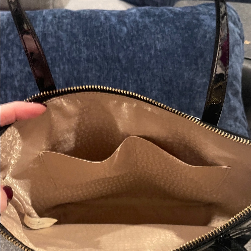 Kate Spade Black Patent Leather Tote with Bow Accent and circle pattern. NWOT - Picture 5 of 7